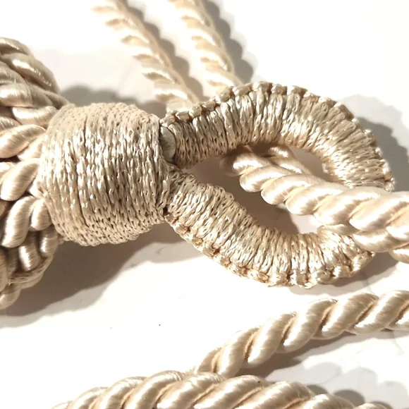 Vintage Stunning Seashell Centerpiece Braided Belt with BeadsEUC!